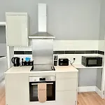 Flat On City Road By Local Stays